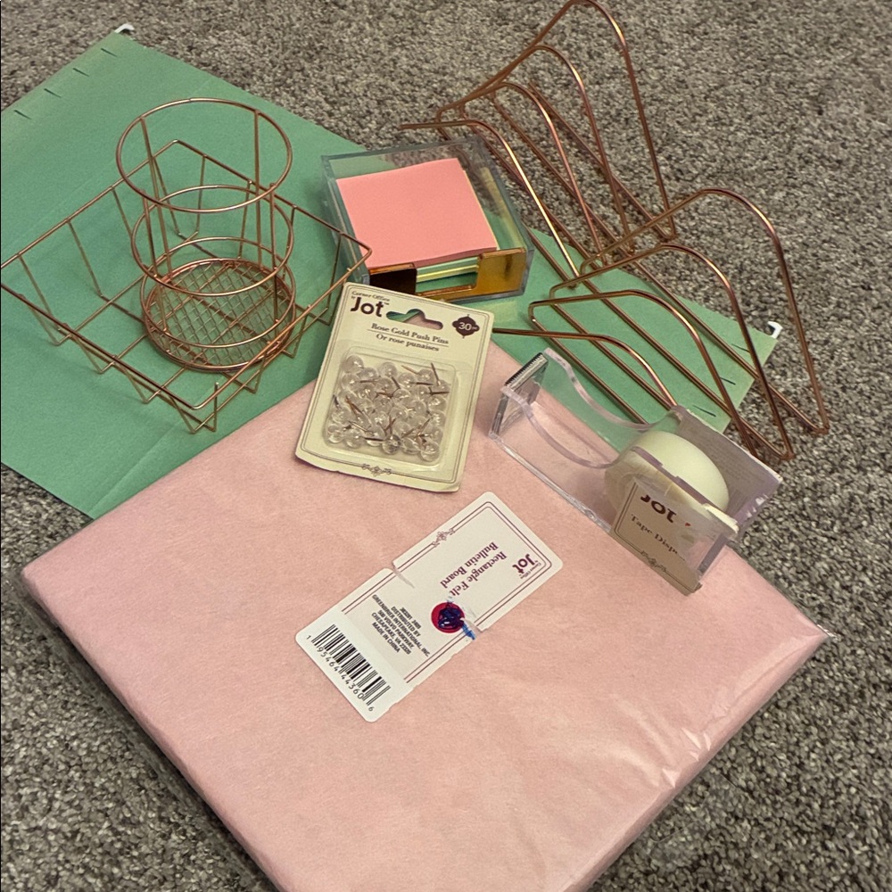 NWT 8 pieces Rose Gold Desk Organizer Set